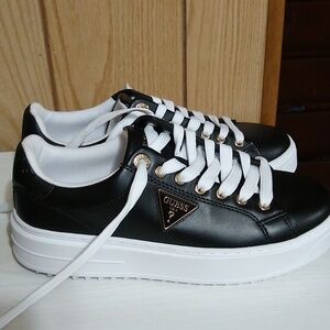 New guess sneakers